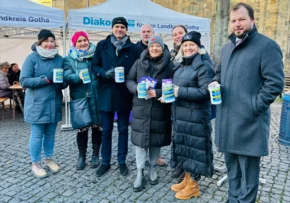 v.l.n.r. Sabine Hertzschuch (LIORA), Andrea Schwalbe (Vorstand Diakonie Gotha), Ulf Zillmann (Bürgermeister Gotha), Enrico Stiller (Piratenpartei), Caroline Lösche (CDU), Juliane Pürstinger (Freie Wähler Gotha), Marion Rosin (CDU), Onno Eckert (Landrat | Foto: Foto: Tanja Schreyer